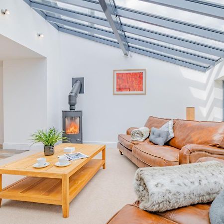 USK Barn Apartment Llanbadoc Bagian luar foto