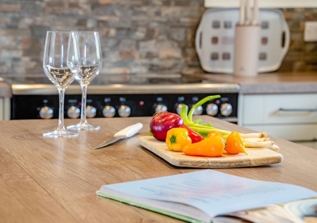 USK Barn Apartment Llanbadoc Bagian luar foto