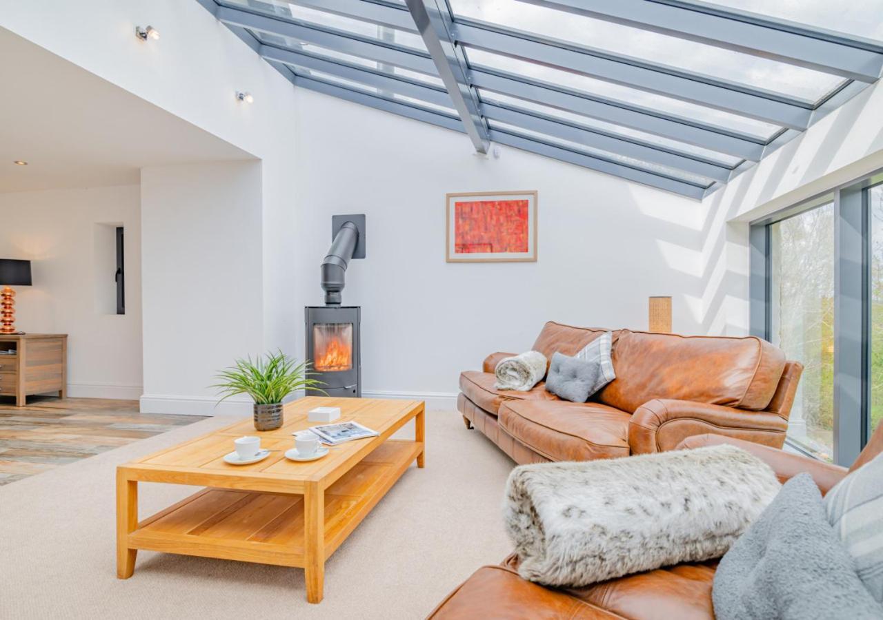 USK Barn Apartment Llanbadoc Bagian luar foto