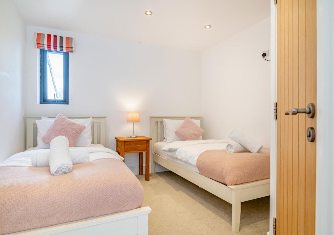 USK Barn Apartment Llanbadoc Bagian luar foto